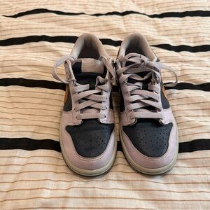 Kids Nike dunks size 3.5